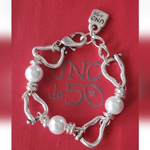 UNO de 50 Bracelet • Perla Mosqueta • BN - Picture 2 of 15